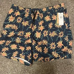 Quiksilver volley shorts XL